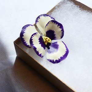 Pansy brooch